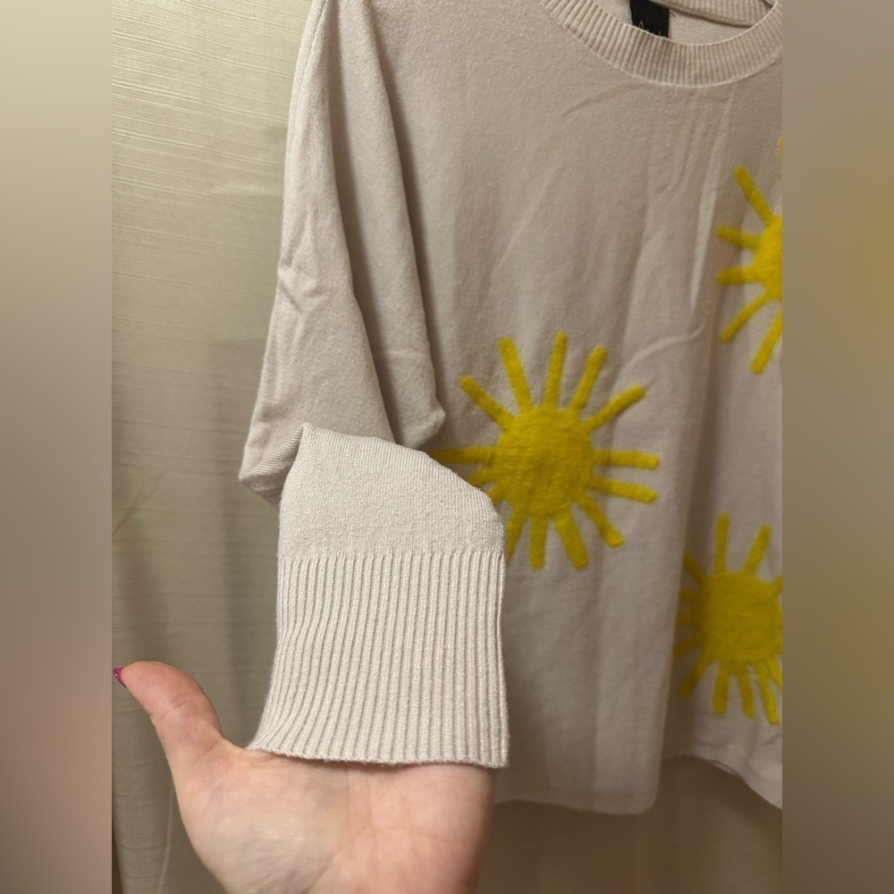 Aaeda Sunshine Appliqué Sweater M | Soft Knit Pullover Long Sleeve - Picture 4 of 6